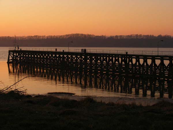 Sharpness Pier Silhouette