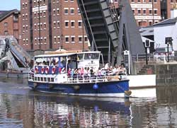 Queen Boadicea II leaving Gloucester Docks