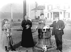 Assistant Harbour Master Albert Everett and his family